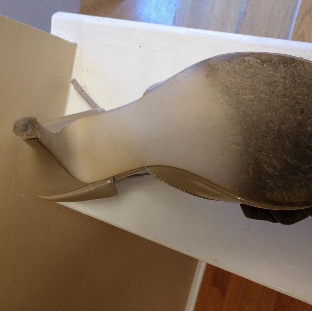 Shoes - Picture 2 of 4